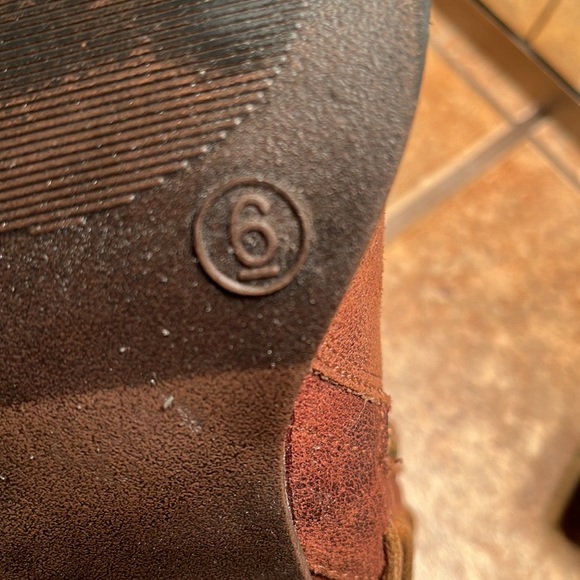 NWOT Brown Massini Booties - Picture 5 of 7